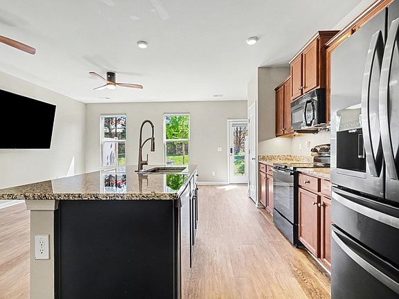5th image of 4009 Cannonsgate Ln