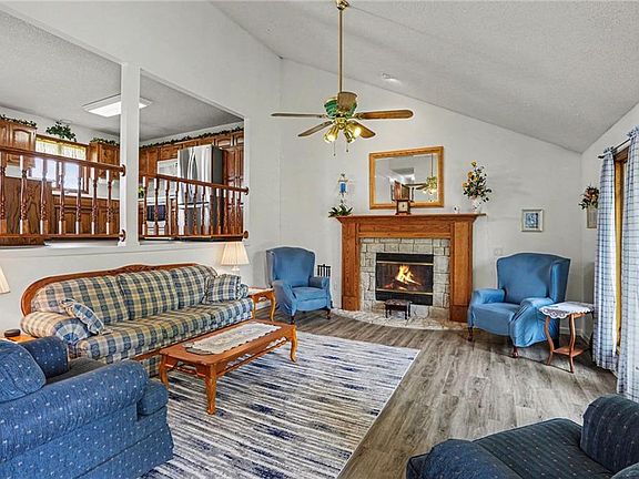 4th image of 705 Benjamin Ave