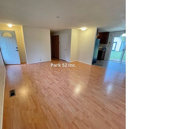 2nd image of 1211 Yakima St NE