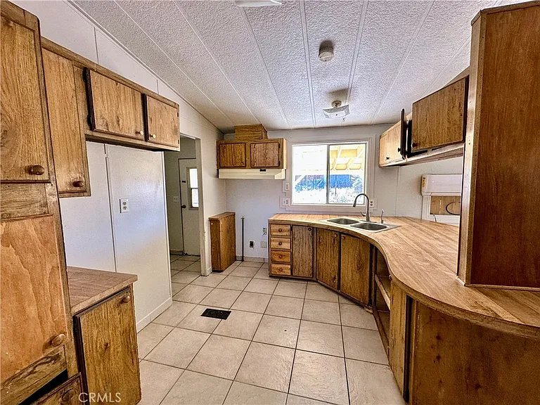 11550 White Rd #B — Photo 15
