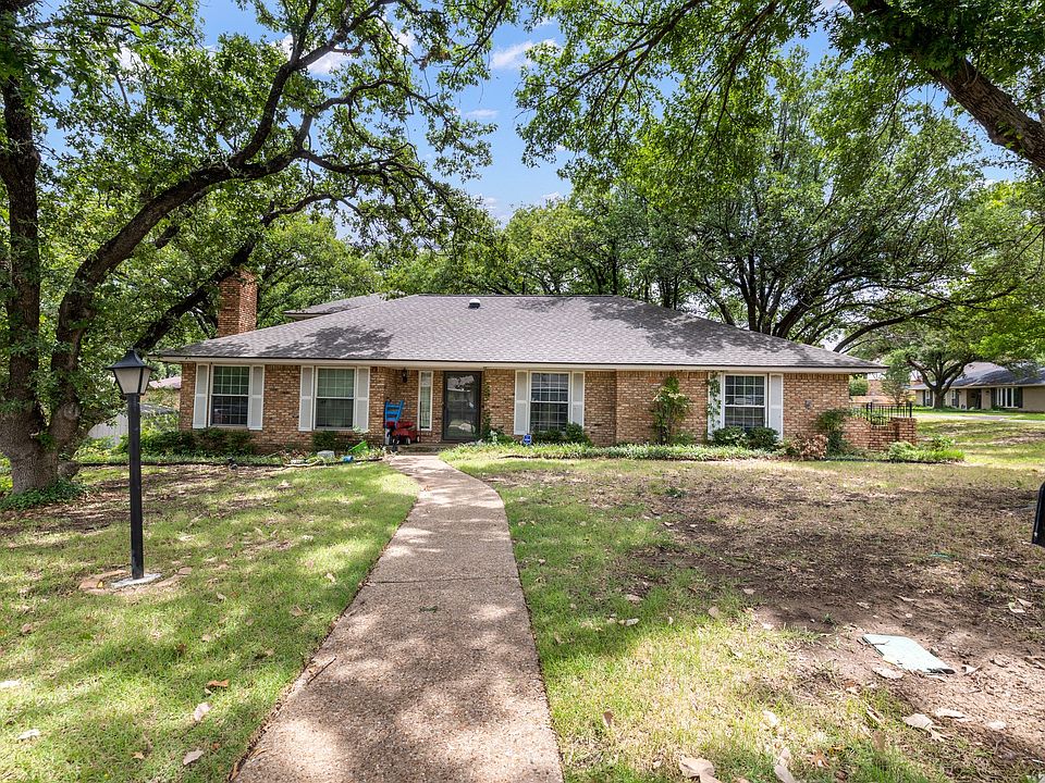 1st image of 1707 Woodridge Cir