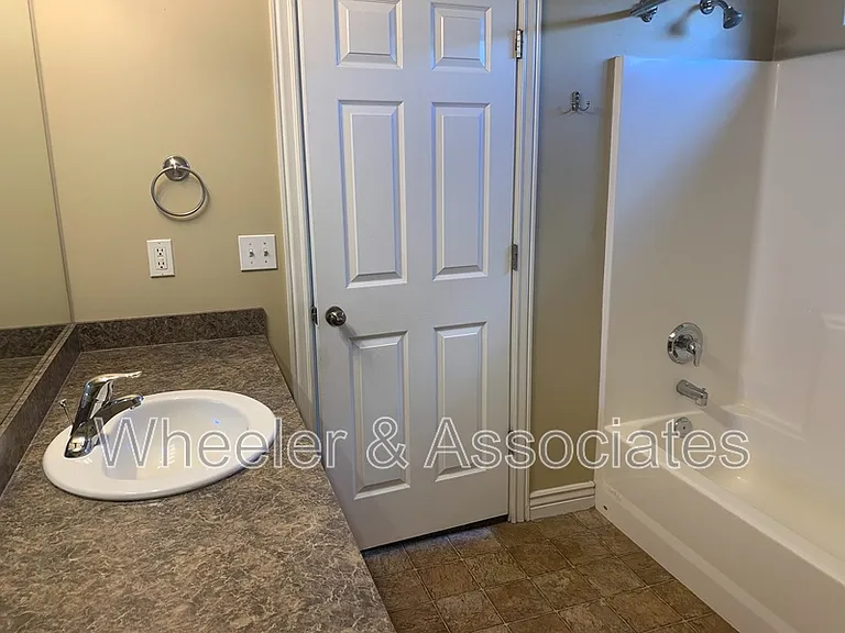 155 N Century Dr — Photo 11