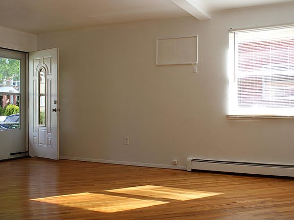 2nd image of 25121 57th Ave Floor 1