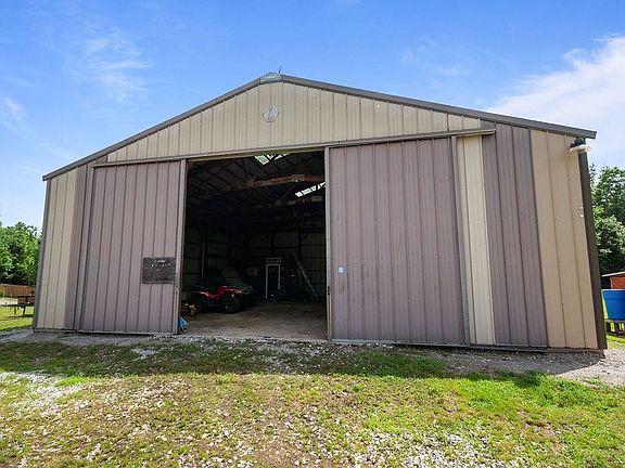 2nd image of 38 Stacey Ln