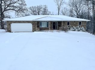 15551 Briarwood Dr, Peosta, IA 52068