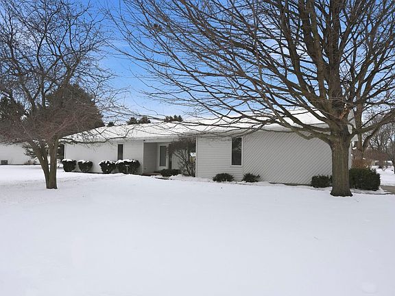 2nd image of 2105 Oakwood Dr