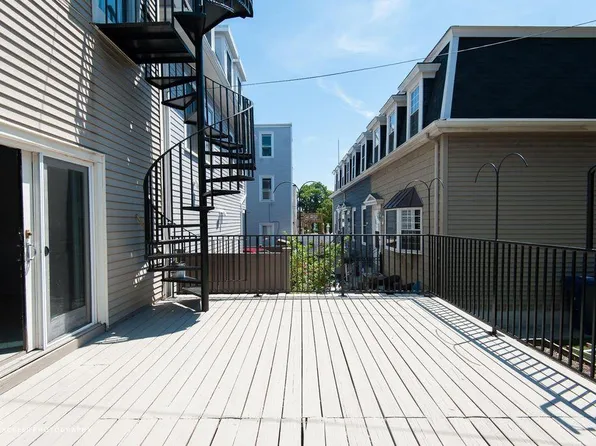 527 E 4th St #1, Boston, MA 02127
