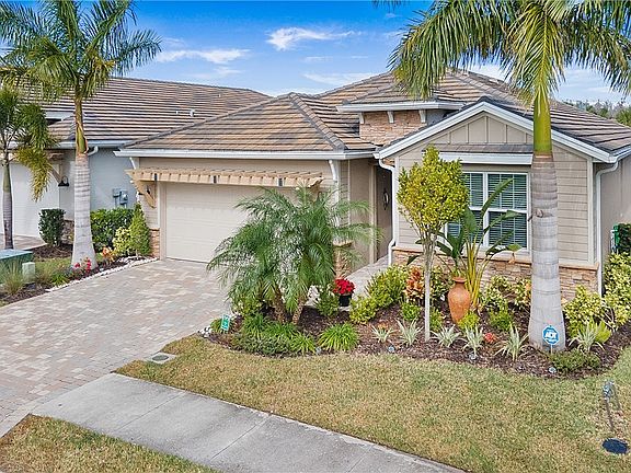 2nd image of 16563 Crescent Beach Way