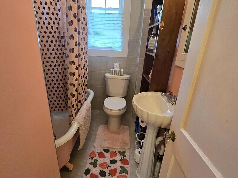 46 Evergreen Ave — Photo 8