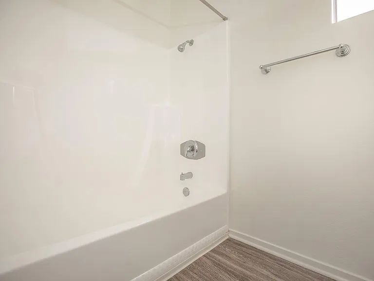 The Monrovia Apartment Homes — Photo 29