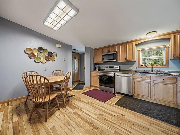3rd image of 1318 S Gooder Avenue