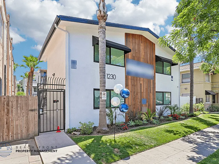 1230 E. 1st St. — Photo 7