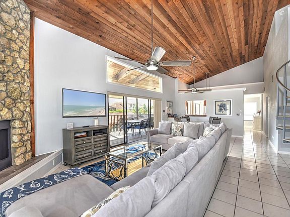 4th image of 547 Seagrape Dr