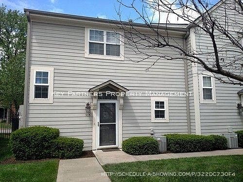 1st image of 905 W 41st Pl