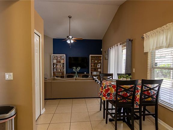 4th image of 1811 Windsor Oak Dr