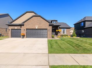 24543 Brookshire Dr, Macomb, MI 48042