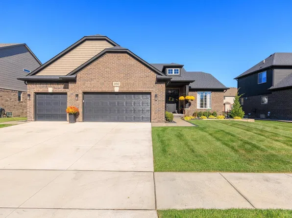 24543 Brookshire Dr, Macomb, MI 48042