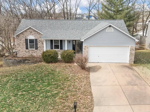 889 Sherwood Forest Ct, O'Fallon, MO 63366