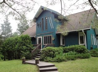 52 Holly Hill Ln, Lake Placid, NY 12946