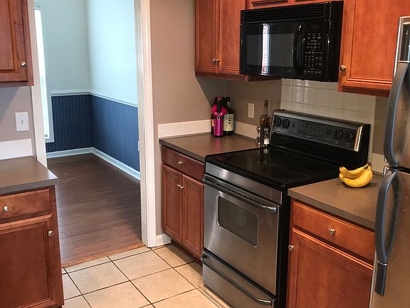 Kitchen w/ss appli