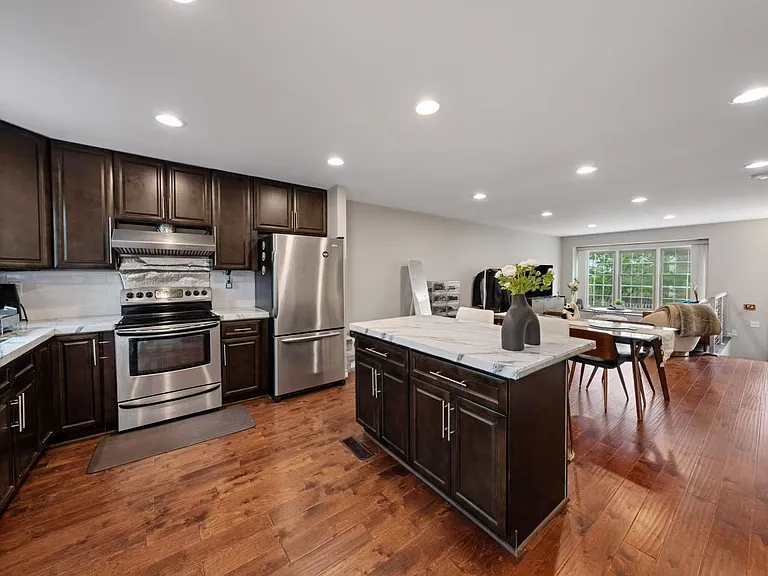 1337 Templeton Pl — Photo 4
