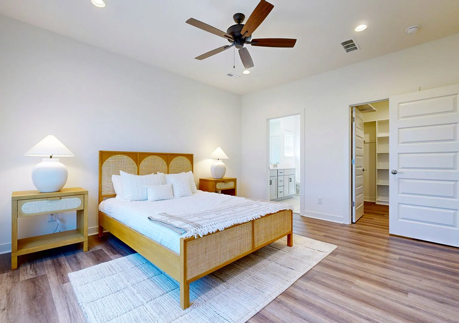 Gorgeous 4 Bedroom 3.5 Bathroom New Construction!! — Photo 4