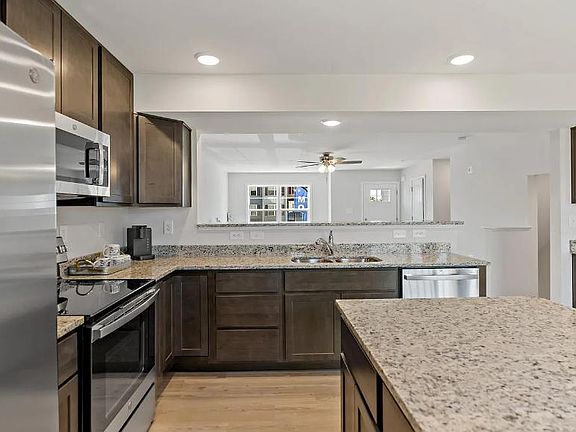 5th image of 146 Carnes Way