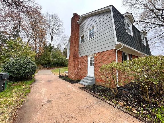 3rd image of 1401 Fox Run Dr