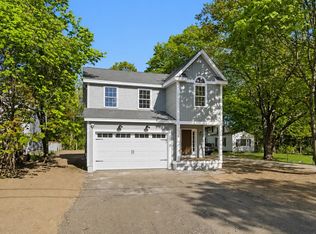 6 Pleasant St, Derry, NH 03038