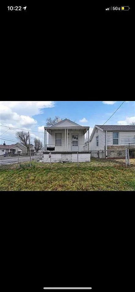 9535 Longwood Ave photo 1
