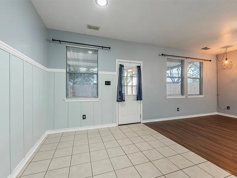 336 Capella Oaks Ln — Photo 9