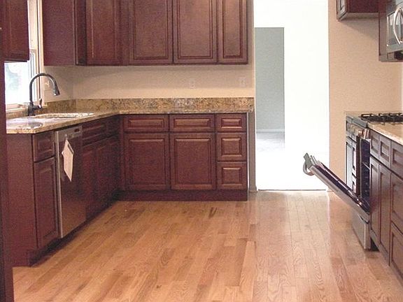 2nd image of 3600 Meadow Ln