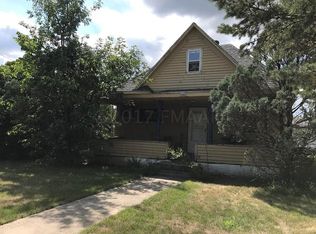 313 High St, Enderlin, ND 58027