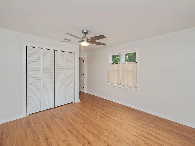 812 E Edney Ave — Photo 11