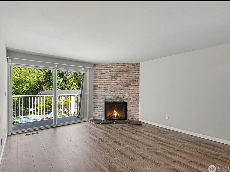 9905 NE 124th St — Photo 10