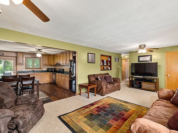 5th image of 1085 Oakdale Dr