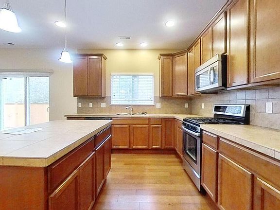 4th image of 4912 Pike St NE
