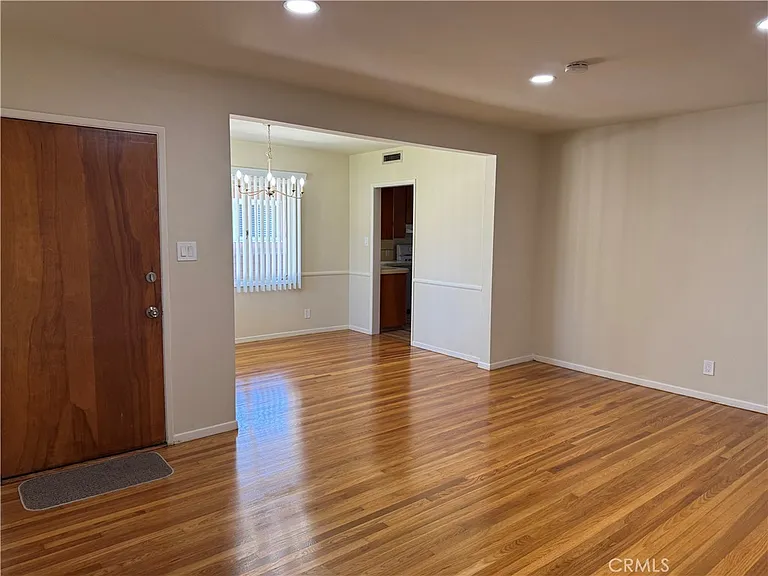 831 W Harvard Pl — Photo 5