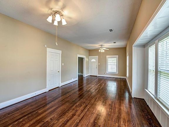 4th image of 640 E 11th 1/2 St