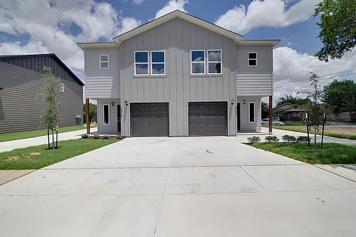 3329 Eastland St Photo 1
