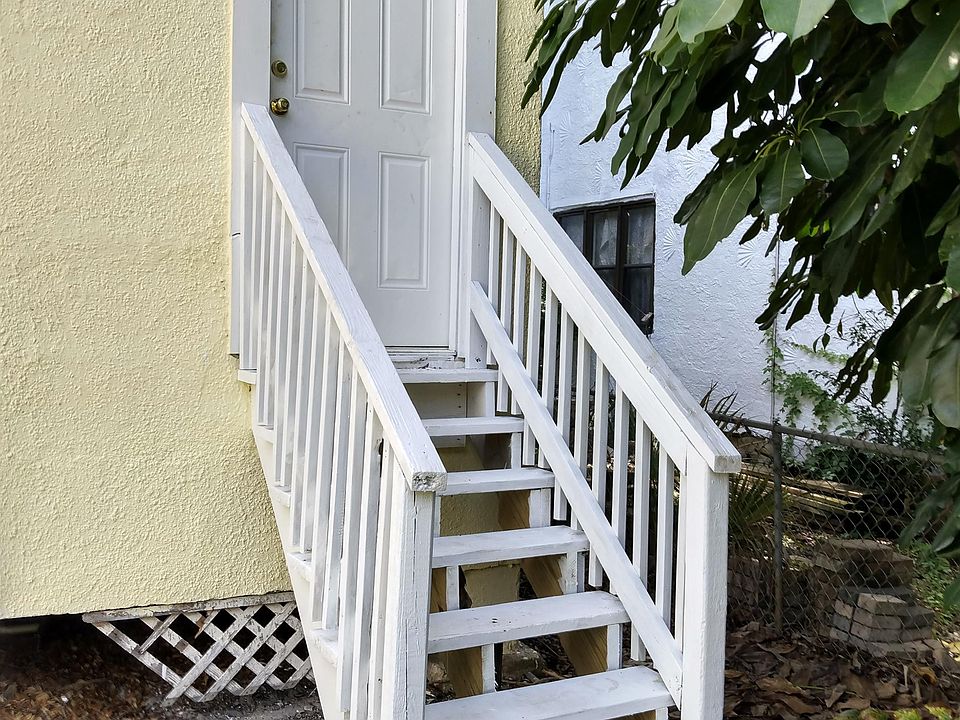 1st image of 611 Mulberry St APT 2