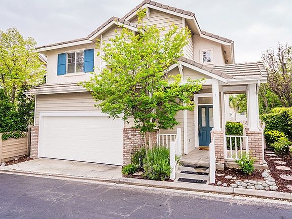 2nd image of 27163 Manor Cir