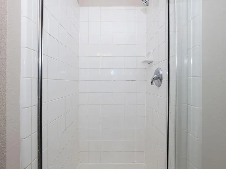 15422 Ferness Ln — Photo 25