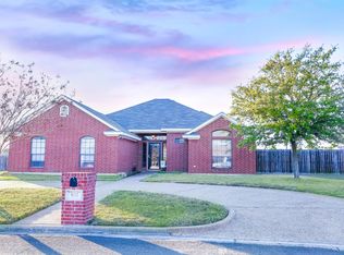 901 Cloud Croft Dr, Hewitt, TX 76643