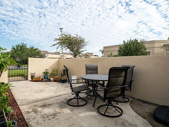 4th image of 108 Pebble Creek Dr
