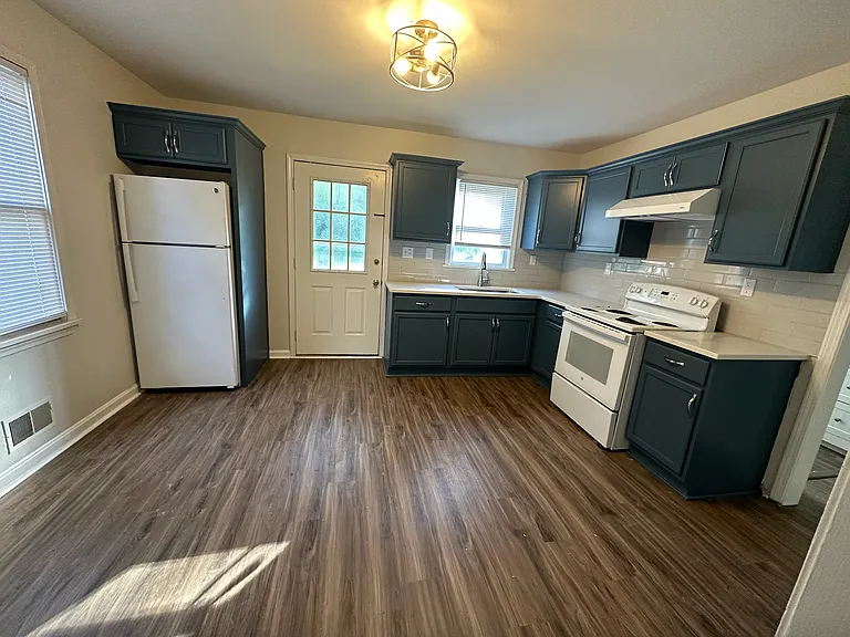 830 Fountain Ave — Photo 7