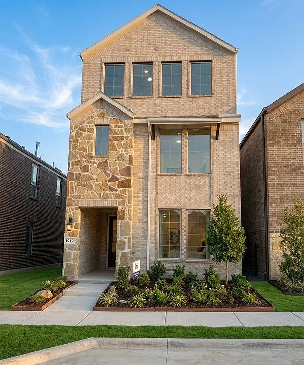 1010 Pilot Hill Dr