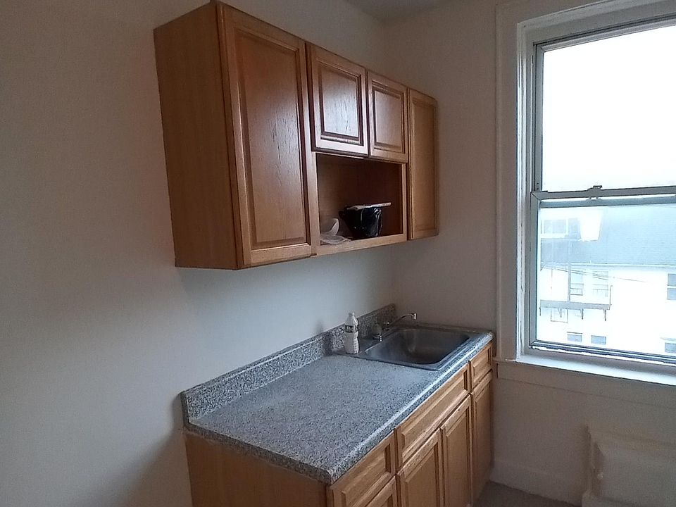 1st image of 6 Madison St #3C
