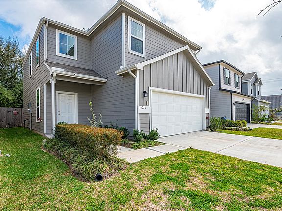 3rd image of 10243 Gates Mill Rd