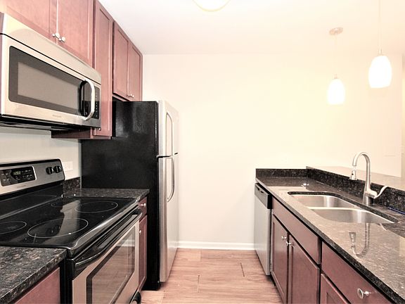 4th image of 1720 N Halsted St APT 206